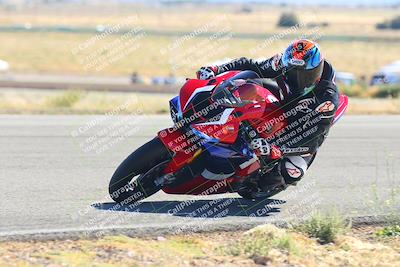 media/Oct-15-2023-TrackXperience (Sun) [[85198ff50b]]/Group 3/session 4 turn 3/